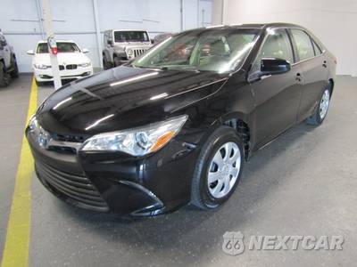 2017 Toyota Camry LE - zdjęcie 1 z 19 - miniatura