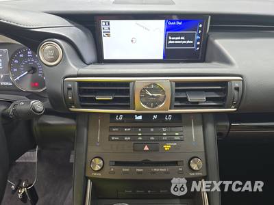 2020 Lexus IS 300 - zdjęcie 11 z 30 - miniatura