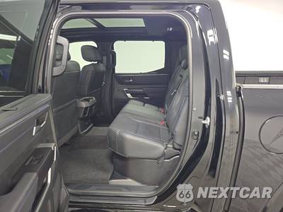 2023 Toyota Tundra Platinum Crew Cab Short Bed - zdjęcie 13 z 23 - miniatura