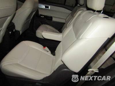 2022 Ford Explorer Platinum - zdjęcie 18 z 22 - miniatura