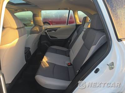 2025 Toyota RAV4 Hybrid XLE - zdjęcie 13 z 27 - miniatura