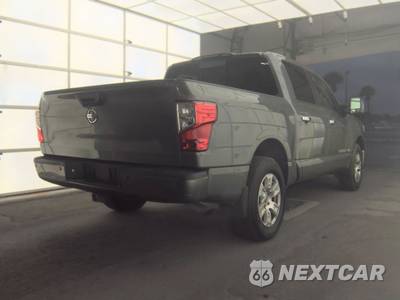 2018 Nissan TITAN SV Crew Cab Short Bed - zdjęcie 4 z 34 - miniatura