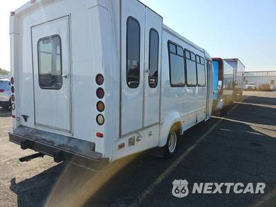 2012 Ford Super Duty E-450 Cutaway DRW - zdjęcie 4 z 19 - miniatura