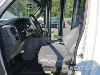 2012 Ford Super Duty E-450 Cutaway DRW - zdjęcie 7 z 19 - miniatura