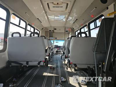 2012 Ford Super Duty E-450 Cutaway DRW - zdjęcie 15 z 19 - miniatura