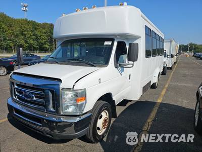 2012 Ford Super Duty E-450 Cutaway DRW