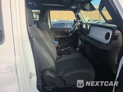 2026 Jeep Wrangler 4 Door Sahara - zdjęcie 8 z 28 - miniatura