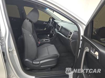 2022 Kia Sportage LX - zdjęcie 8 z 27 - miniatura