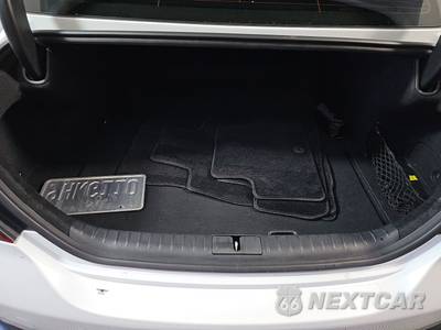 2023 Genesis G70 3.3T Standard - zdjęcie 16 z 21 - miniatura