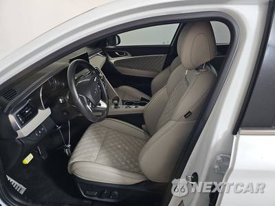 2023 Genesis G70 3.3T Standard - zdjęcie 7 z 21 - miniatura