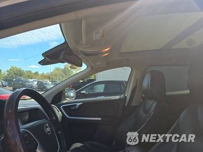 2011 Volvo XC60 T6 w/Moonroof - zdjęcie 18 z 42 - miniatura