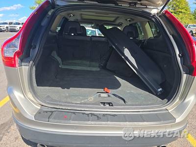 2011 Volvo XC60 T6 w/Moonroof - zdjęcie 16 z 42 - miniatura