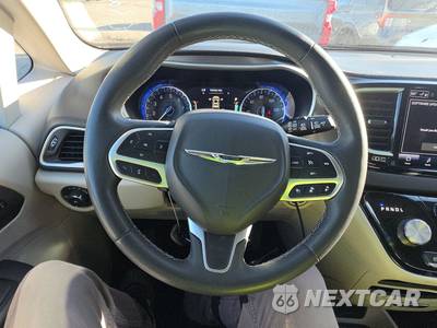 2024 Chrysler Pacifica Touring L 121.6" WB - zdjęcie 10 z 18 - miniatura