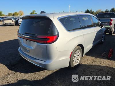2024 Chrysler Pacifica Touring L 121.6" WB - zdjęcie 4 z 18 - miniatura