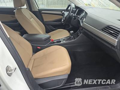 2019 Volkswagen Jetta R-Line - zdjęcie 8 z 23 - miniatura
