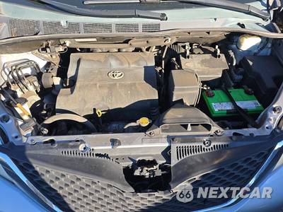 2013 Toyota Sienna LE 8-Passenger 119.3" WB - zdjęcie 16 z 34 - miniatura