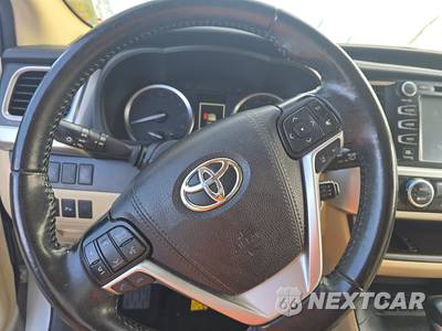 2019 Toyota Highlander Limited - zdjęcie 10 z 35 - miniatura