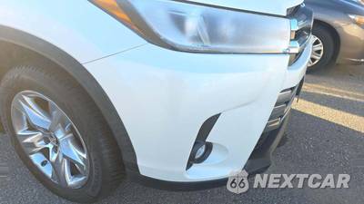 2019 Toyota Highlander Limited - zdjęcie 19 z 35 - miniatura