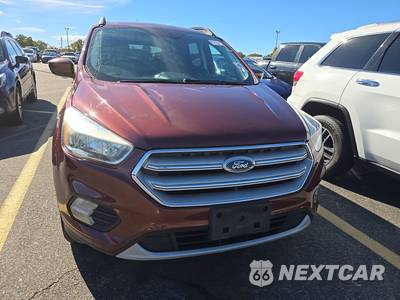 2018 Ford Escape SE - zdjęcie 2 z 39 - miniatura