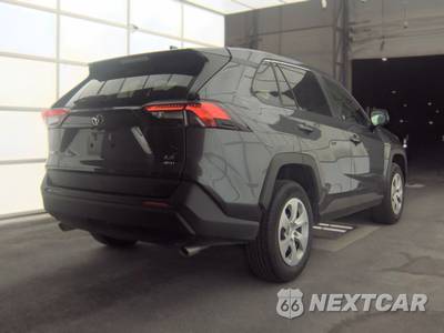 2025 Toyota RAV4 LE - zdjęcie 4 z 21 - miniatura