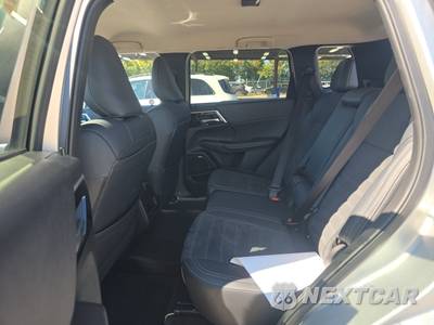 2025 Mitsubishi Outlander SE - zdjęcie 13 z 21 - miniatura