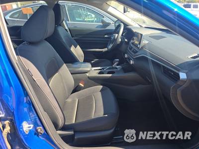 2025 Nissan Altima SV - zdjęcie 8 z 22 - miniatura