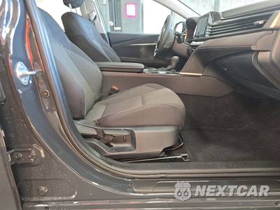 2026 Toyota Camry LE - zdjęcie 8 z 28 - miniatura