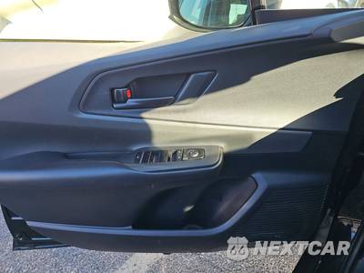 2023 Toyota Prius LE - zdjęcie 9 z 80 - miniatura