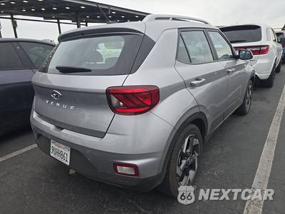 2025 Hyundai Venue SEL - zdjęcie 4 z 26 - miniatura