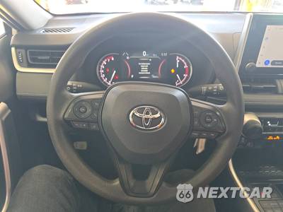 2025 Toyota RAV4 LE - zdjęcie 10 z 34 - miniatura