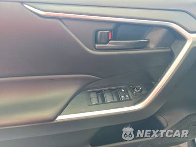 2025 Toyota RAV4 LE - zdjęcie 9 z 34 - miniatura