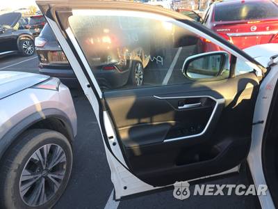 2025 Toyota RAV4 Hybrid XLE - zdjęcie 9 z 24 - miniatura
