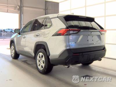 2025 Toyota RAV4 LE - zdjęcie 6 z 34 - miniatura