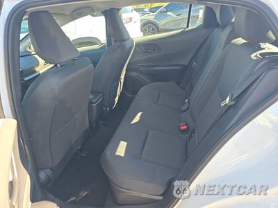 2026 Toyota Prius LE - zdjęcie 13 z 22 - miniatura