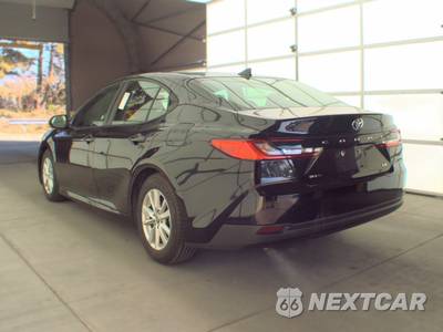2025 Toyota Camry LE - zdjęcie 6 z 36 - miniatura