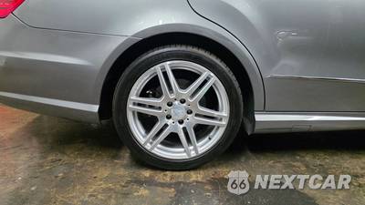 2010 Mercedes-Benz E 350 Sedan - zdjęcie 36 z 134 - miniatura