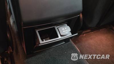 2010 Mercedes-Benz E 350 Sedan - zdjęcie 60 z 134 - miniatura