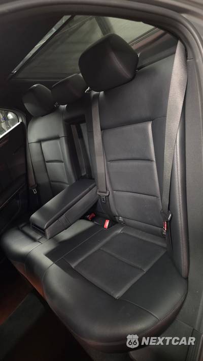 2010 Mercedes-Benz E 350 Sedan - zdjęcie 90 z 134 - miniatura