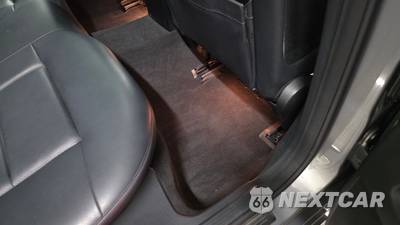 2010 Mercedes-Benz E 350 Sedan - zdjęcie 100 z 134 - miniatura