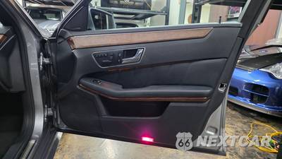 2010 Mercedes-Benz E 350 Sedan - zdjęcie 111 z 134 - miniatura