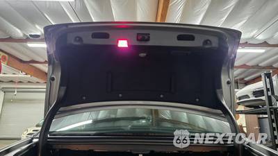 2010 Mercedes-Benz E 350 Sedan - zdjęcie 117 z 134 - miniatura
