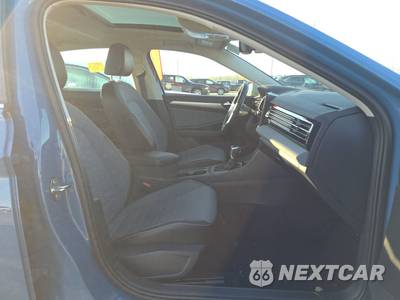 2026 Volkswagen Jetta SE - zdjęcie 8 z 19 - miniatura