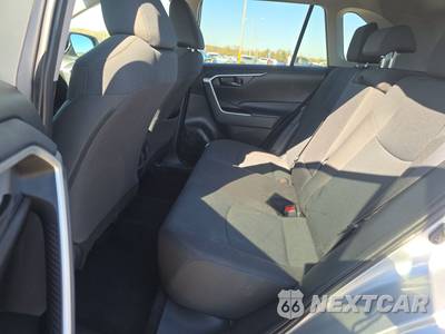2025 Toyota RAV4 LE - zdjęcie 13 z 23 - miniatura