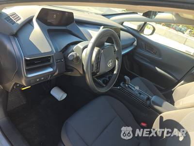 2025 Toyota Prius LE - zdjęcie 11 z 25 - miniatura