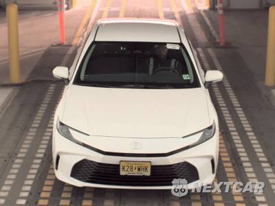 2026 Toyota Camry LE - zdjęcie 2 z 22 - miniatura