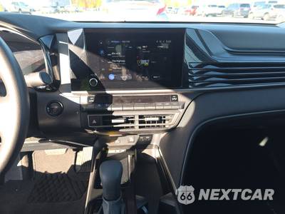 2026 Toyota Camry LE - zdjęcie 11 z 22 - miniatura