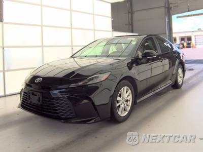 2025 Toyota Camry LE - zdjęcie 1 z 34 - miniatura