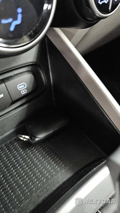 2025 Hyundai Venue SEL - zdjęcie 25 z 25 - miniatura