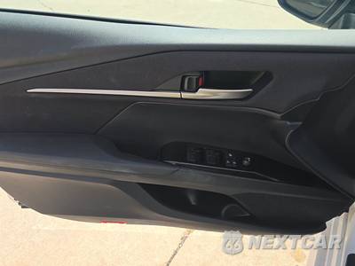2025 Toyota Camry LE - zdjęcie 9 z 25 - miniatura