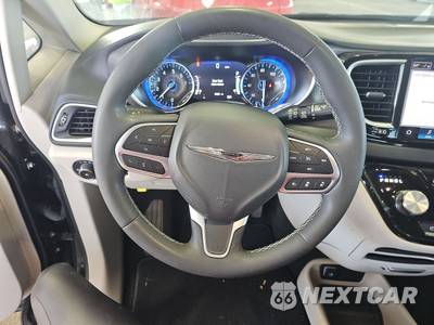 2024 Chrysler Pacifica Touring L 121.6" WB - zdjęcie 10 z 31 - miniatura
